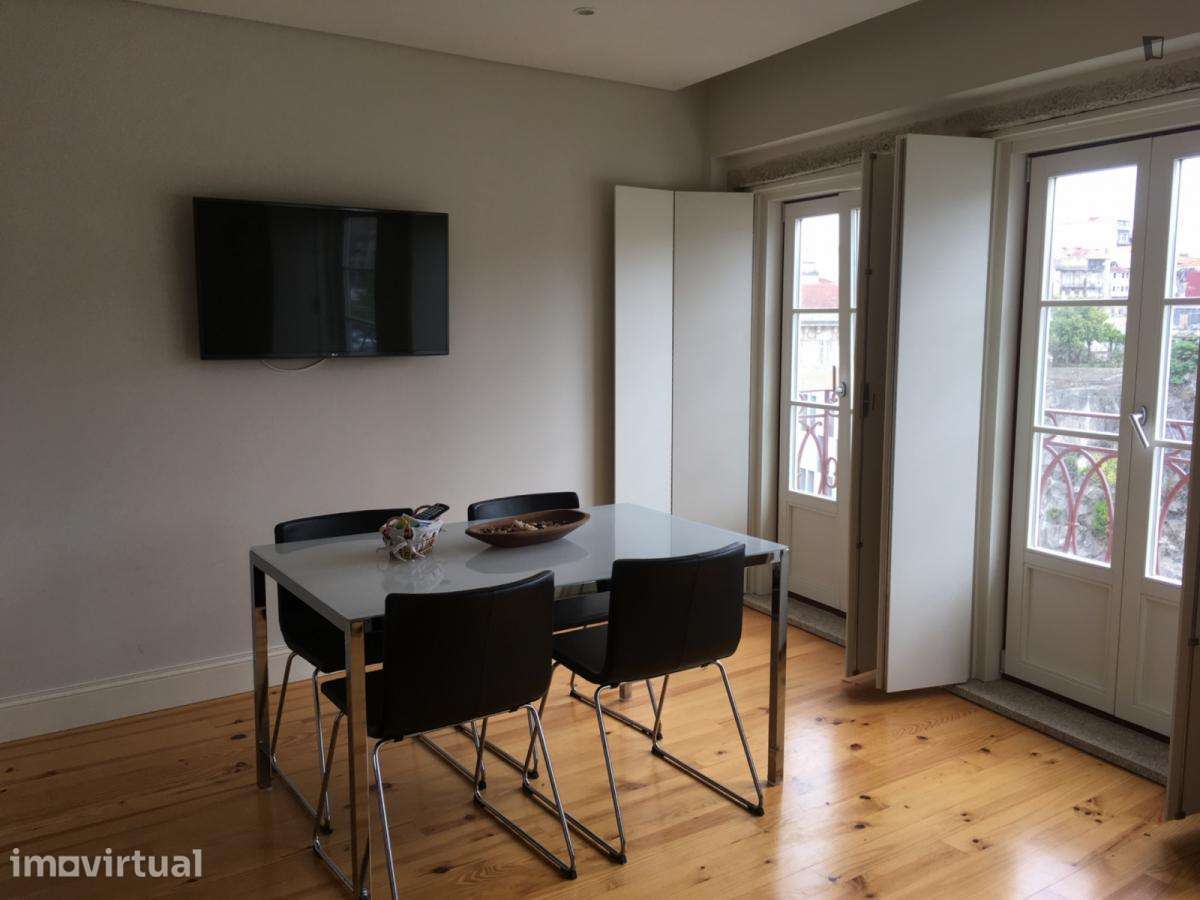 Apartamento com 1 quartos - localizado em Sé Porto - Grande imagem: 5/5