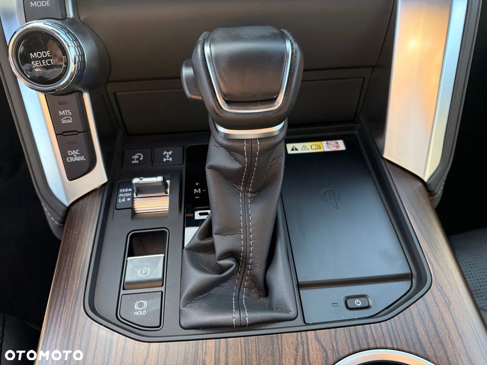 Toyota Land Cruiser - 16