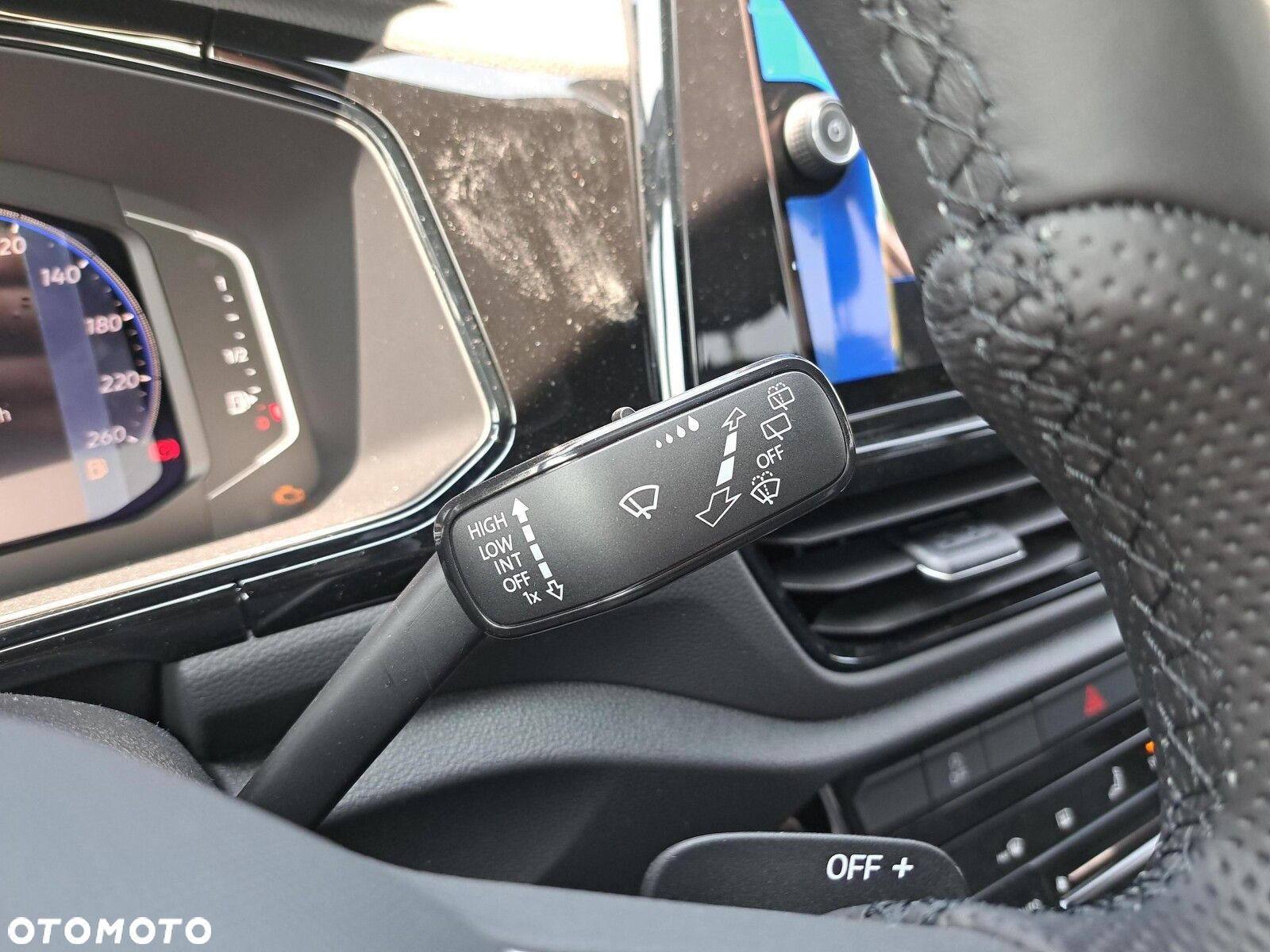Volkswagen T-Roc 1.5 TSI R-Line Plus DSG - 30