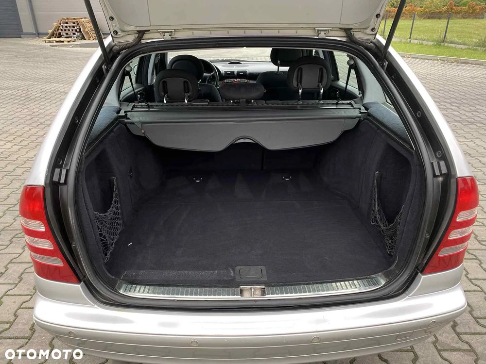 Mercedes-Benz Klasa C 180 T Classic - 14