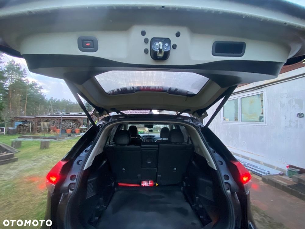 Nissan X-Trail 2.0 dCi Tekna 4WD 7os - 10