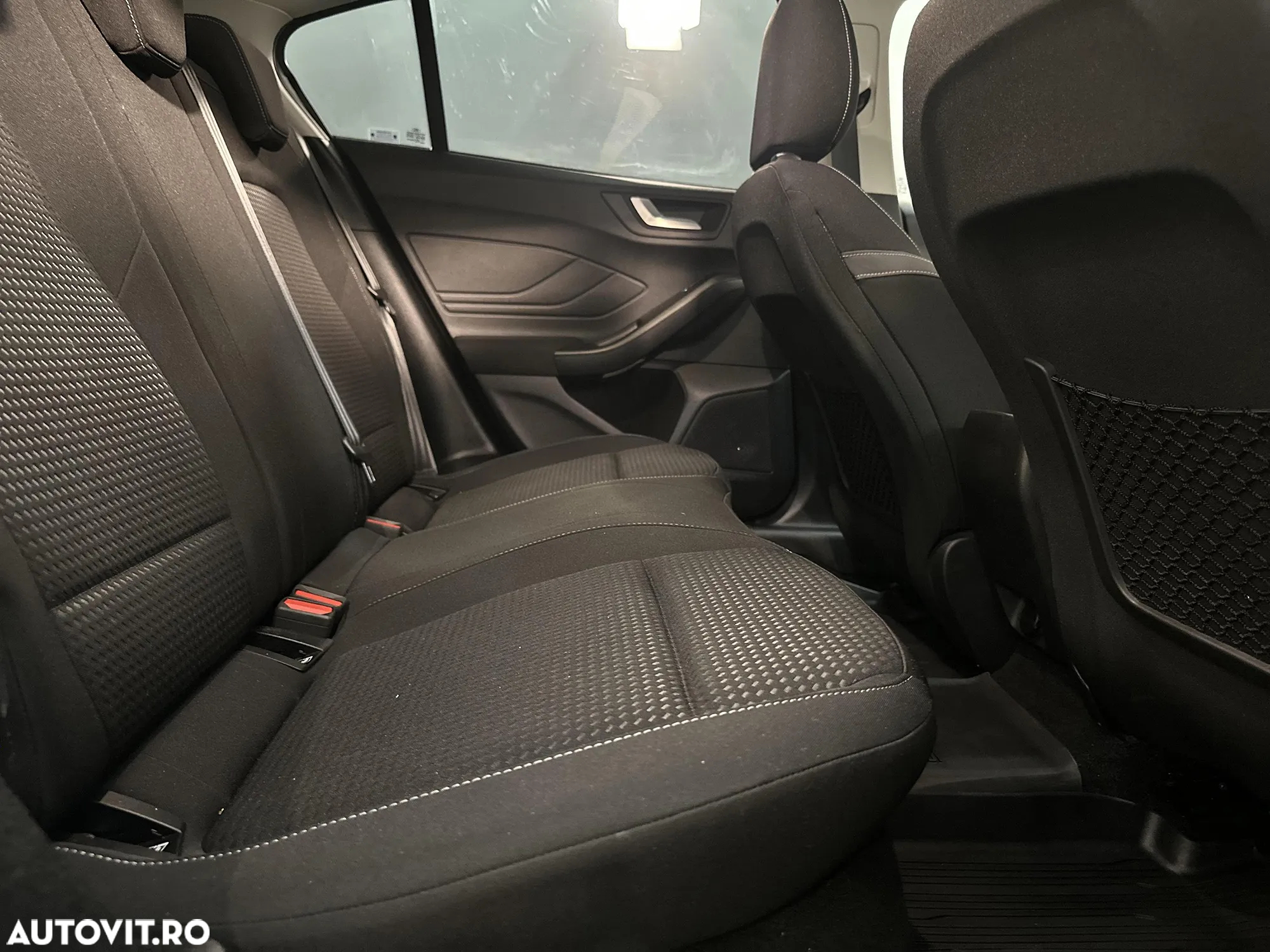 Ford Focus - 12