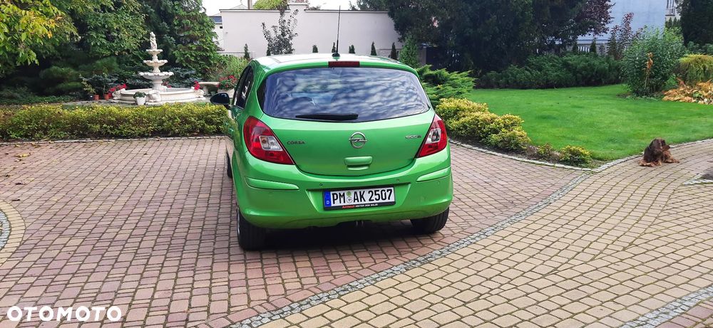 Opel Corsa 2013 photo 2
