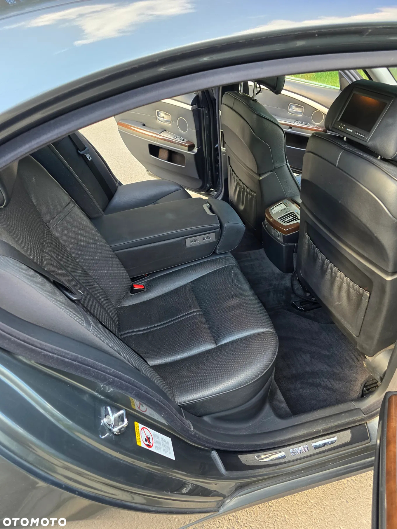 BMW Seria 7 750i - 21