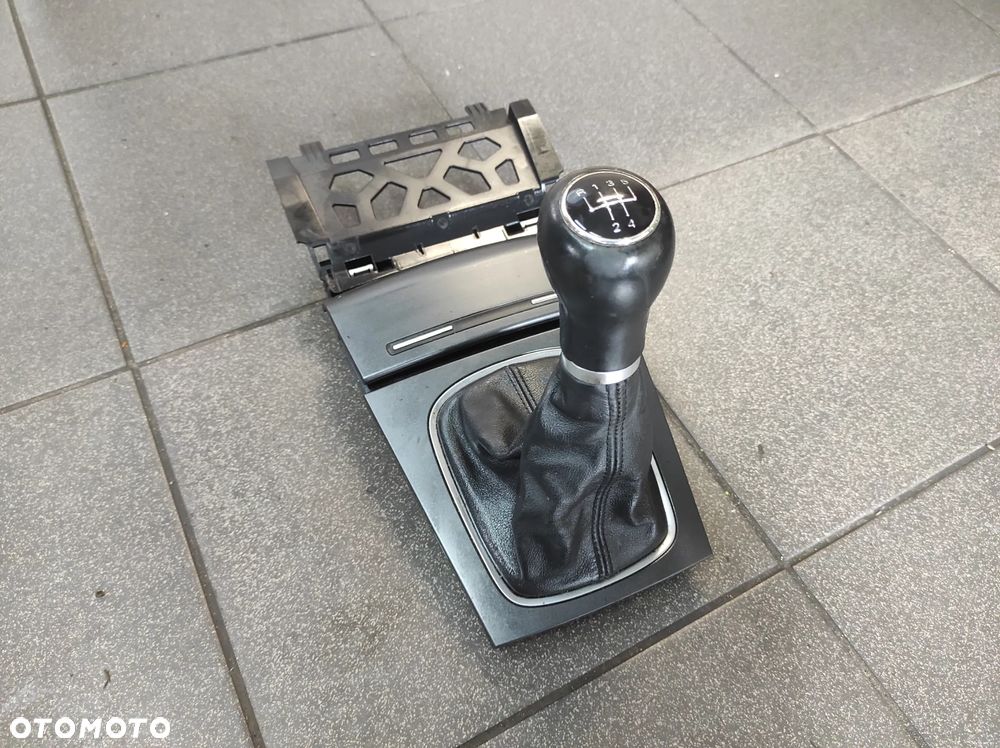 GAŁKA MIESZEK ZMIANY BIEGÓW AUDI A3 8P S LINE SKÓRA 5 BIEGÓW POPIELNICZKA WYSYŁKA !!!!!