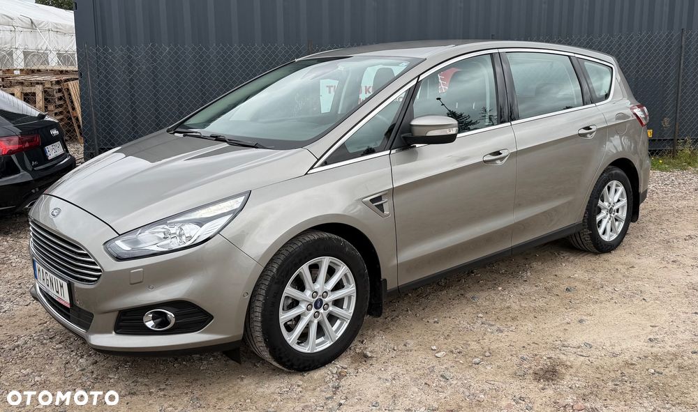 Ford S-Max - 13