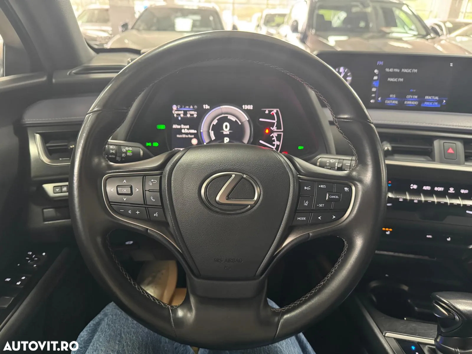 Lexus UX 250h 2.0L HEV 20H- (178 HP) 4X4 CVT Special Edition - 13