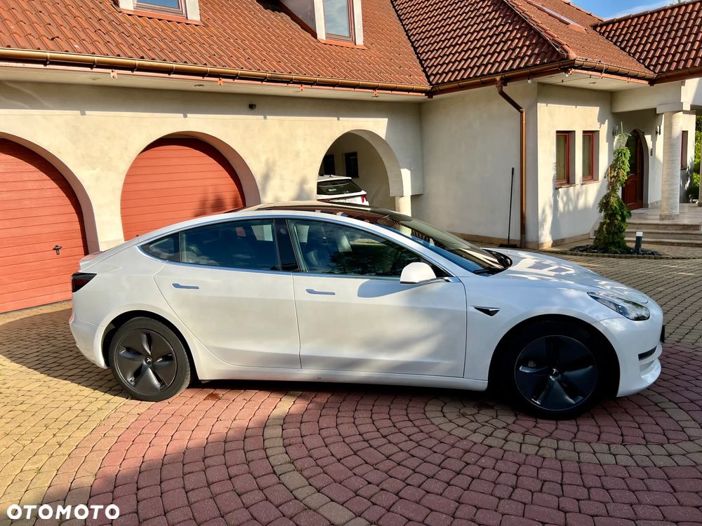 Tesla Model 3 - 11