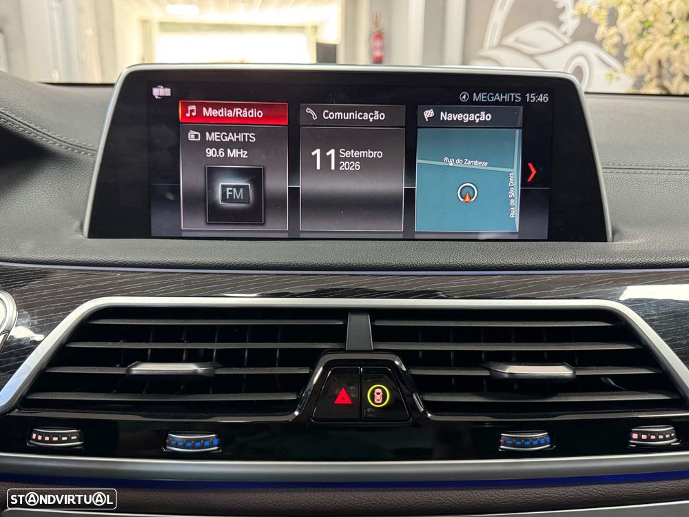 BMW 740 d xDrive Pack M Auto - 38
