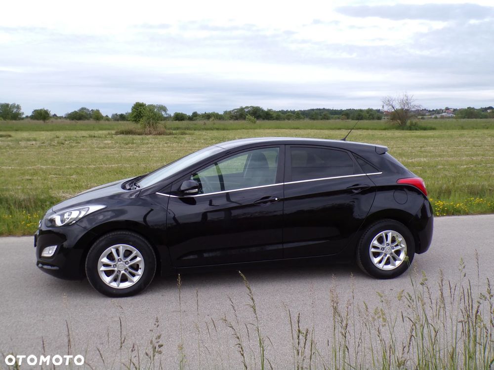 Hyundai i30 blue 1.6 CRDi Passion - 5