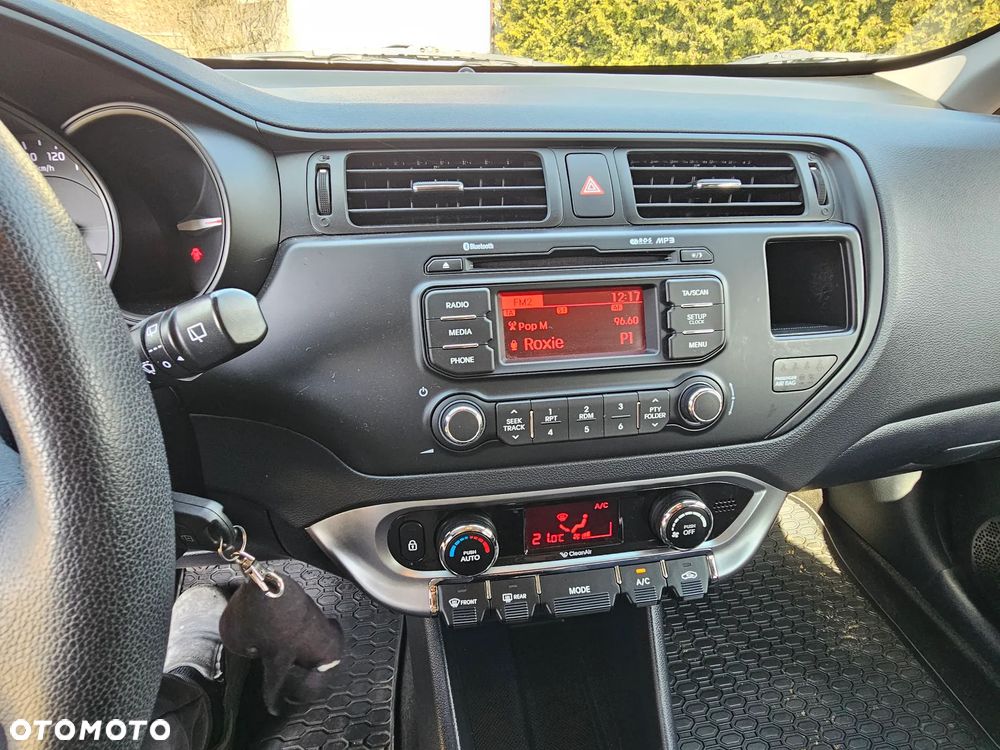 Kia Rio 1.2 Dream Team Edition - 19