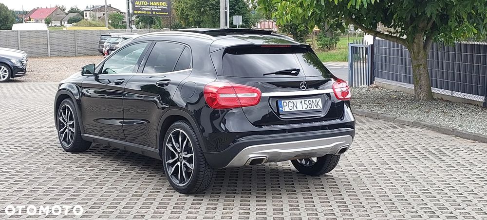 Mercedes-Benz GLA - 25