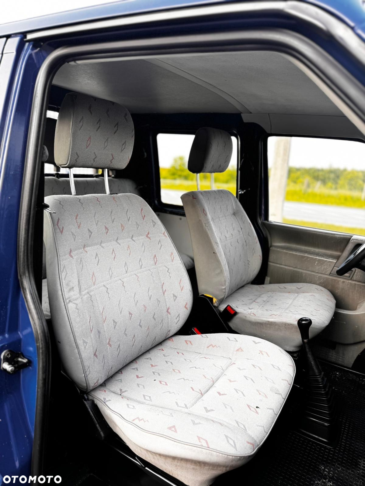 Volkswagen Transporter - 9