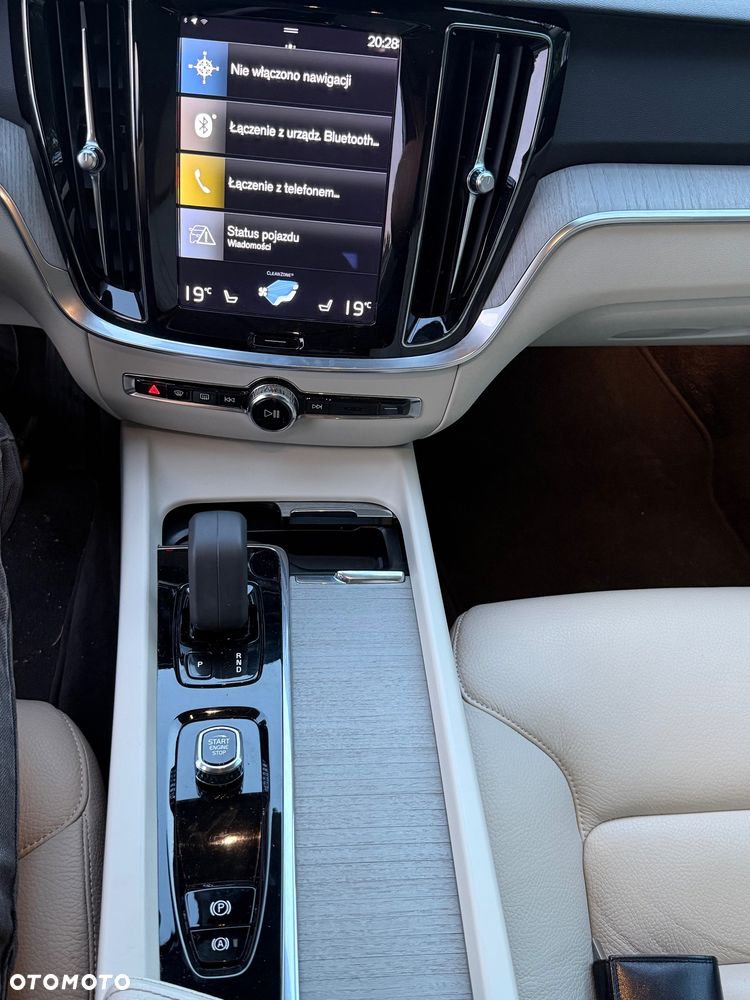 Volvo V60 Cross Country B4 D AWD - 8
