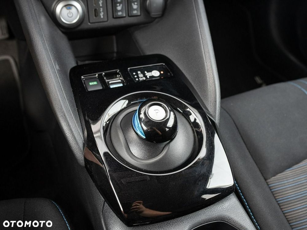 Nissan Leaf 40kWh N-Connecta - 16