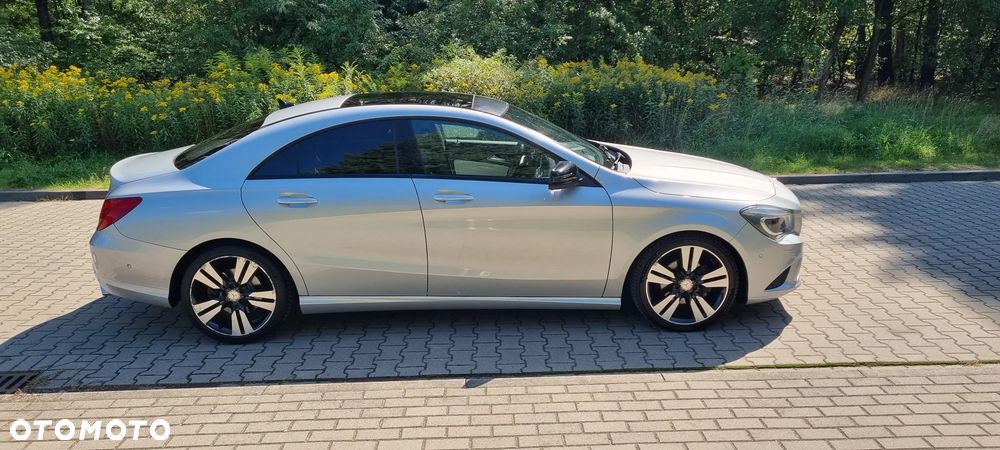 Mercedes-Benz CLA 200 7G-DCT Urban - 8