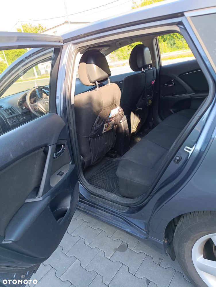 Toyota Avensis 1.8 Sol - 9