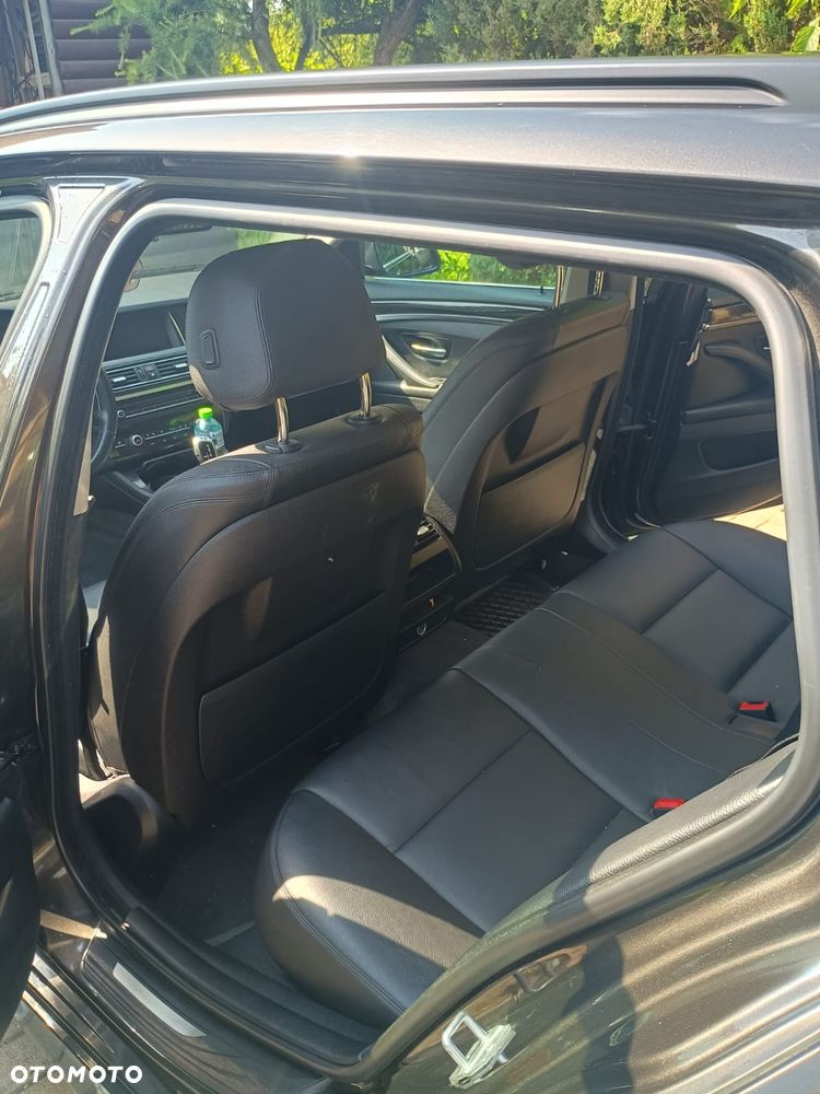 BMW Seria 5 518d - 23