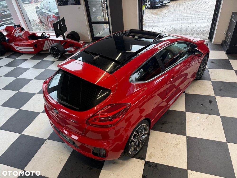 Kia Ceed - 8