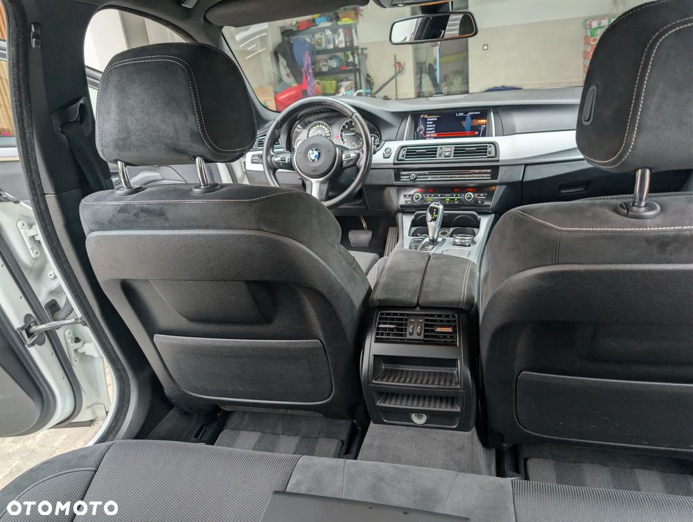 BMW Seria 5 520d xDrive - 13