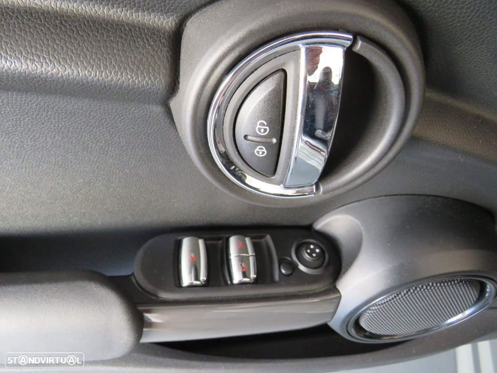 MINI Cabrio Cooper Premium Extra JCW Auto - 16
