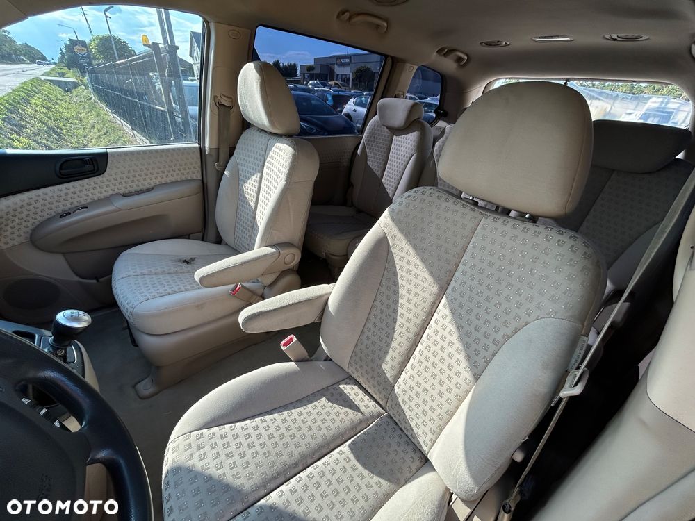 Kia Carnival - 22
