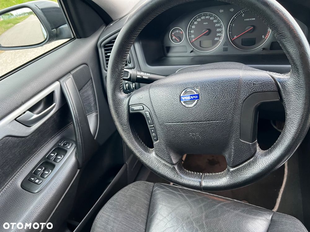 Volvo V70 D5 Momentum - 14