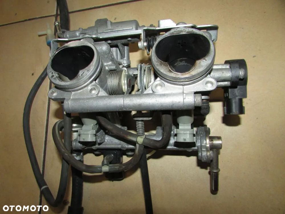 Yamaha TDM 900 przepustnice wtryskiwacze - 2