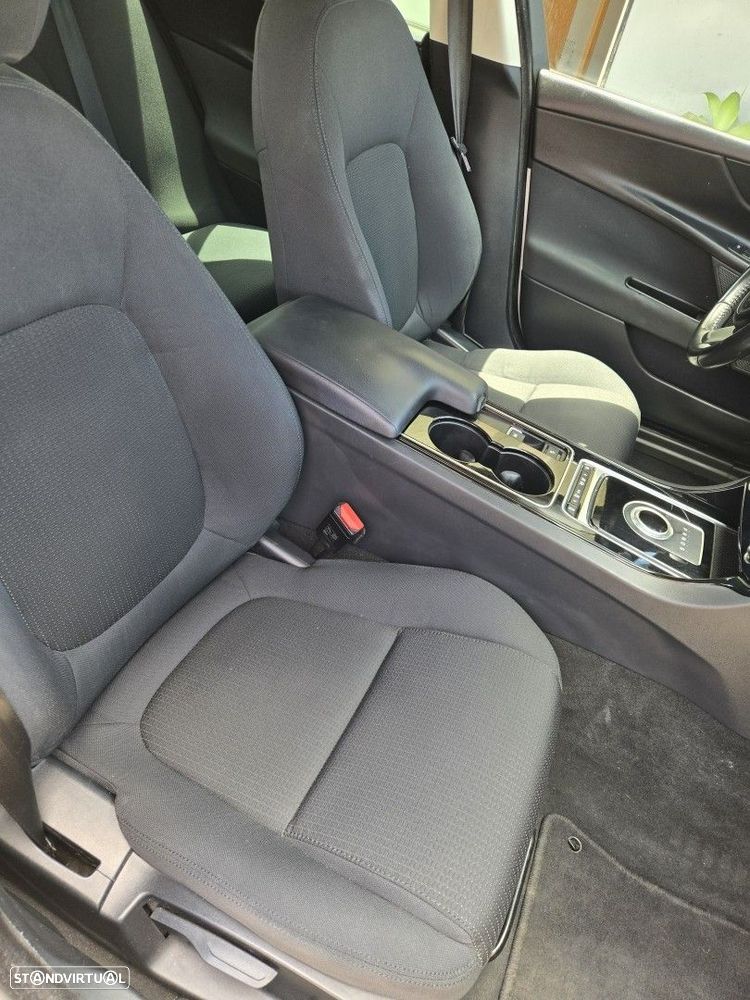Jaguar XE 2.0 D Pure Aut. - 8