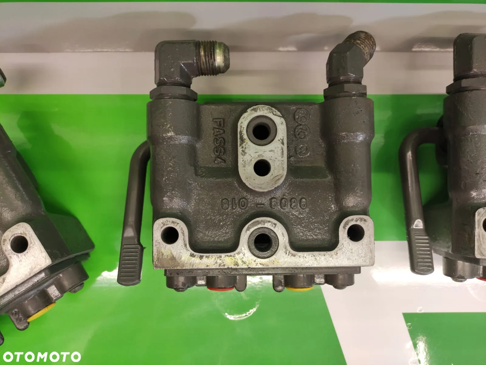 Zawór Gniazdo hydrauliczne FASS2 9809-016 CLAAS ARES 836 - 4