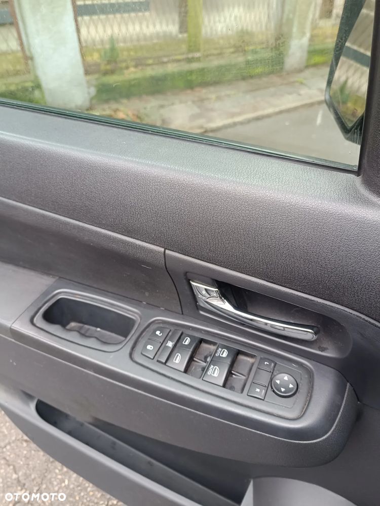 Jeep Liberty ver-3-7-4x4 - 11