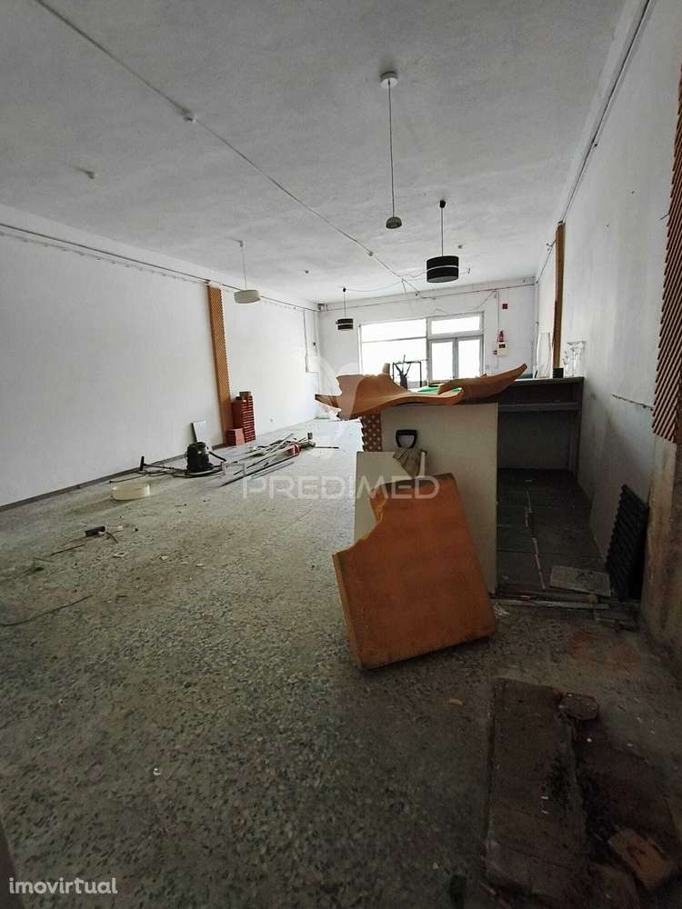 Loja na Cruz de Pau - Grande imagem: 3/6