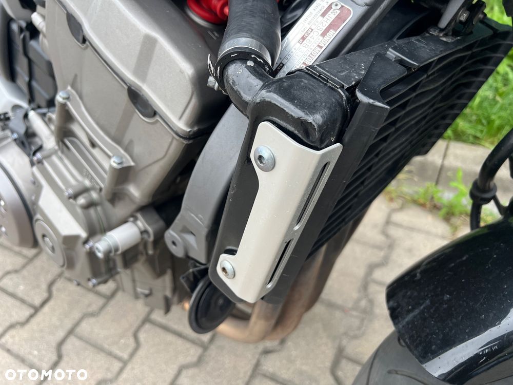 Honda Hornet - 16