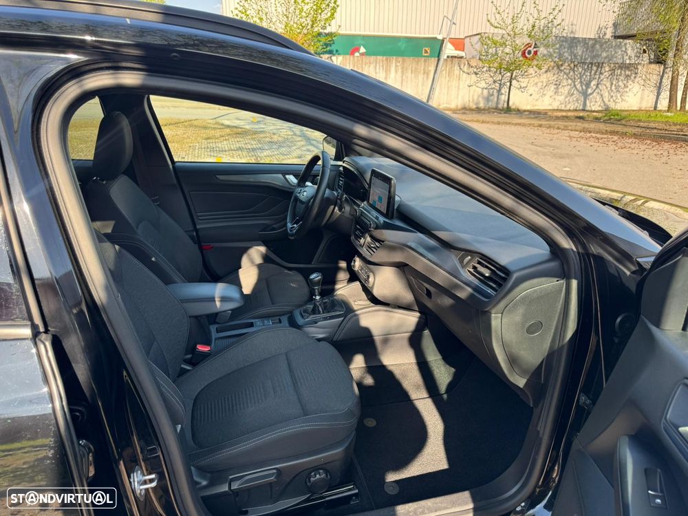 Ford Focus 1.0 EcoBoost Active - 19