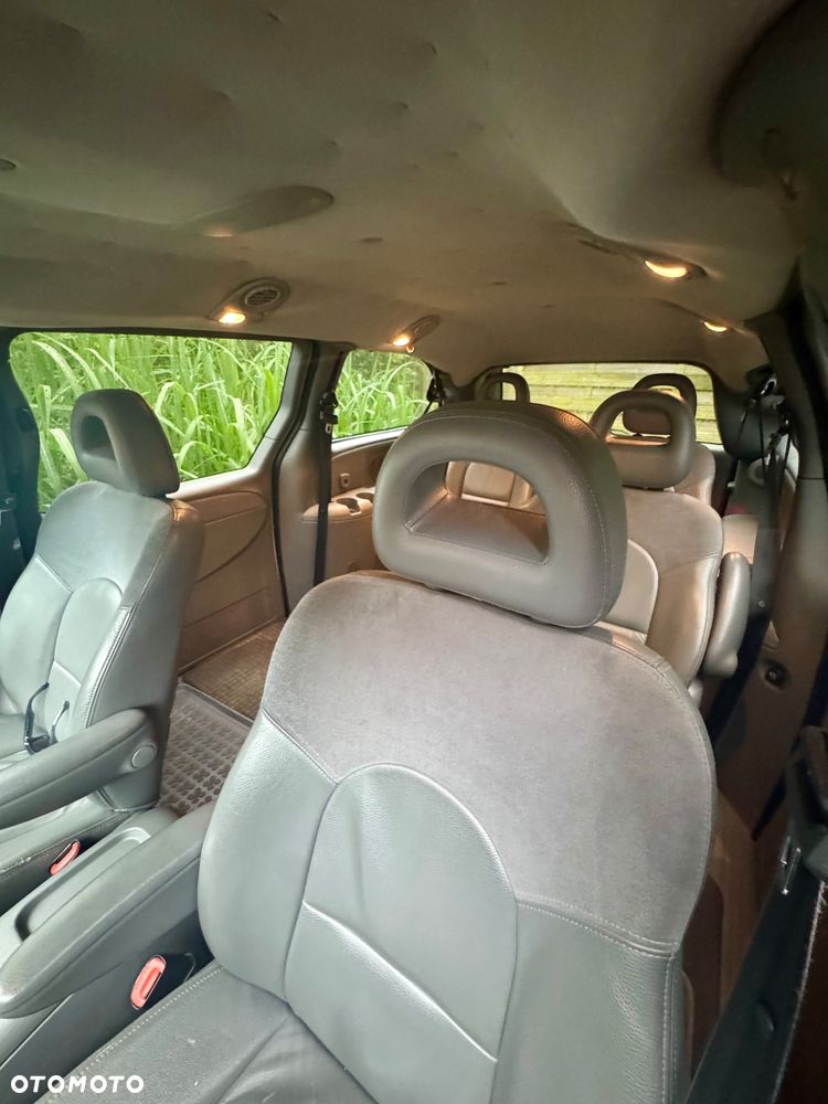 Chrysler Grand Voyager - 21