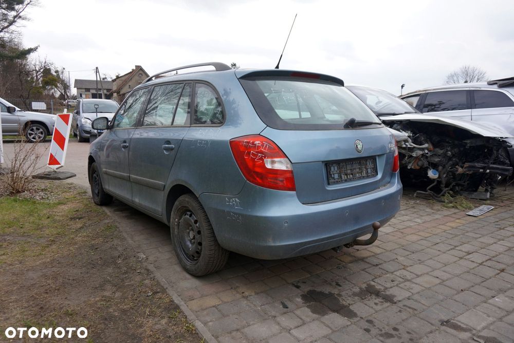 SKODA FABIA II 545 KOMBI 2009 LF5X 9154 1.4 16V BXW 86KM JHQ SZARY na części - 3