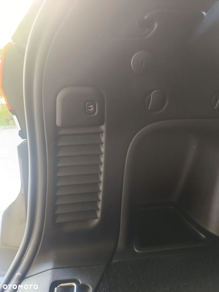 Jeep Grand Cherokee - 34