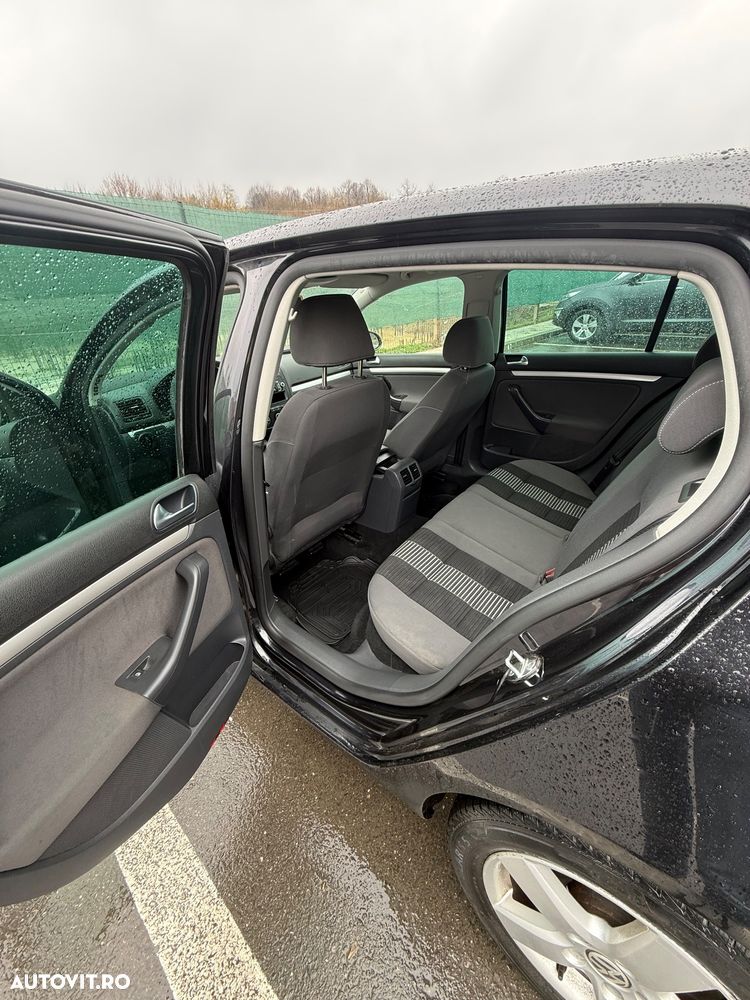 Volkswagen Golf - 11