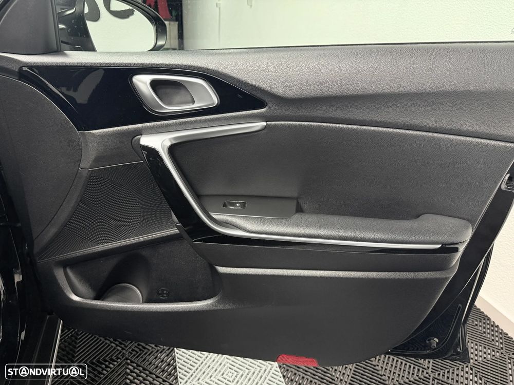 Kia XCeed 1.6 GDi PHEV Drive - 25