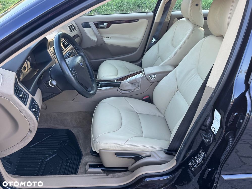 Volvo S60 2.4D Momentum - 32
