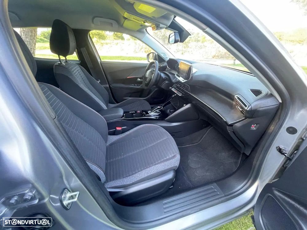 Peugeot e-2008 50 kWh Active - 26