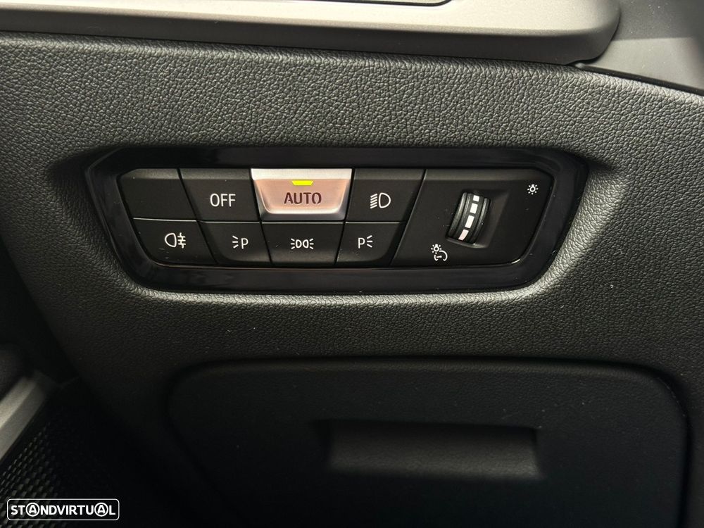 BMW 320 e Touring Auto - 24