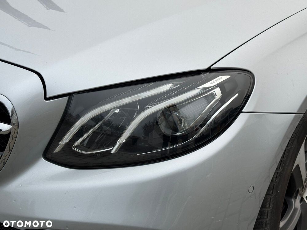 Mercedes-Benz Klasa E 220 d 4-Matic Business Edition - 9
