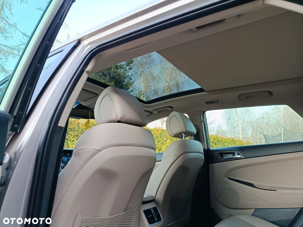 Hyundai Tucson 2.0 CRDI BlueDrive Style 2WD - 27