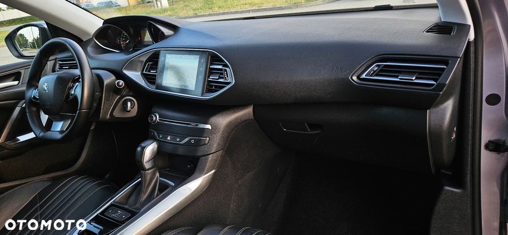 Peugeot 308 PureTech 130 GPF EAT8 Stop & Start Allure - 11