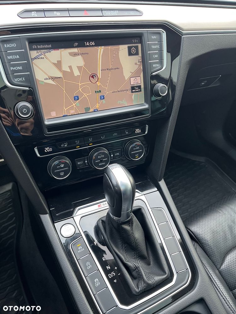 Volkswagen Passat - 14