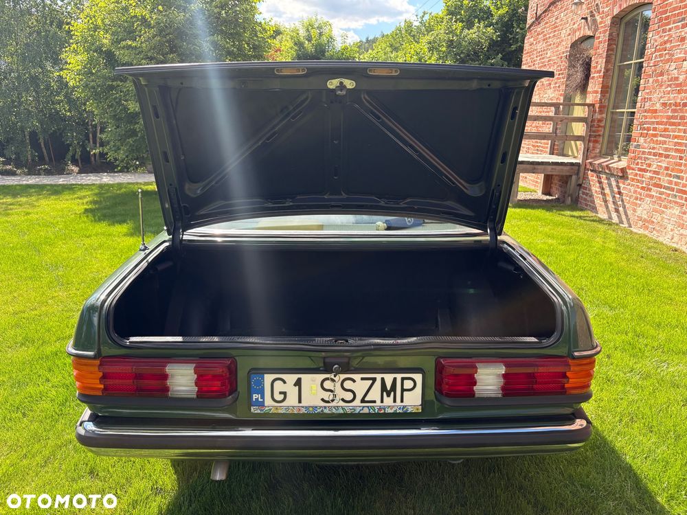 Mercedes-Benz W123 - 17