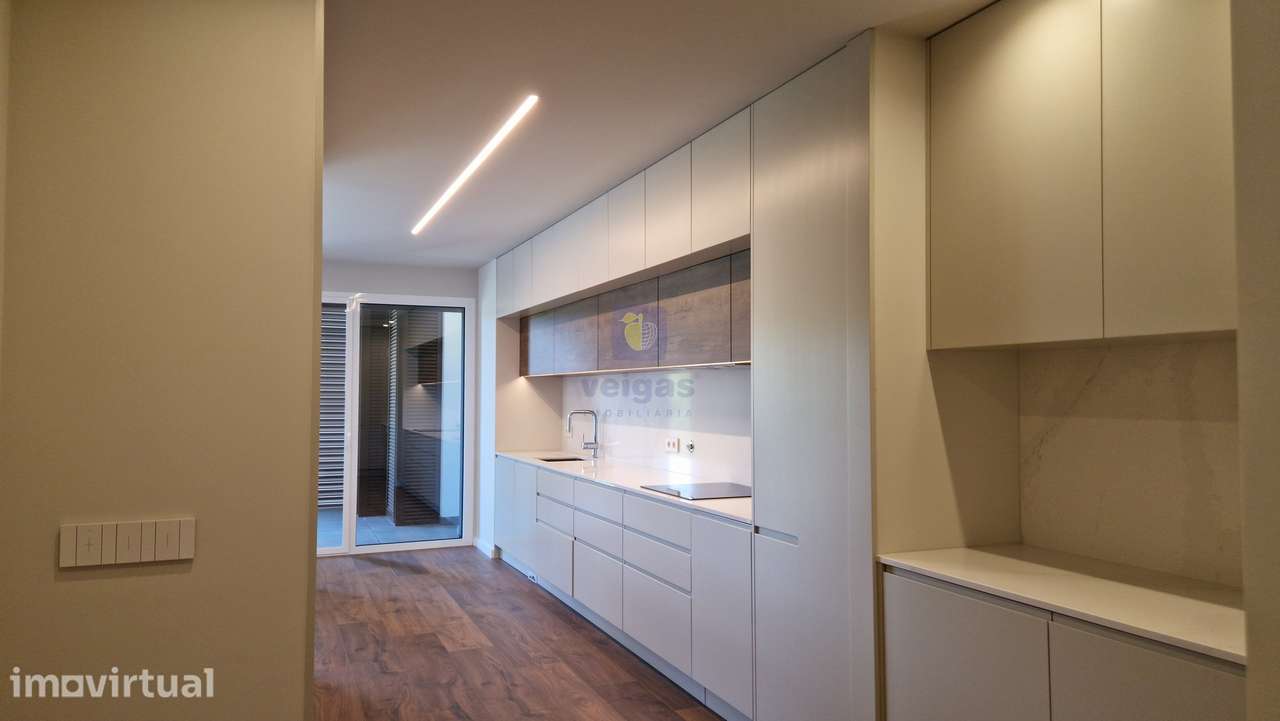 Apartamento T3 duplex penthouse com elevador, garagem até 3 carros, va - Grande imagem: 2/55