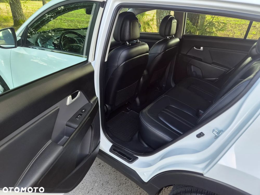 Kia Sportage 1.7 CRDI 2WD Dream-Team Edition - 11