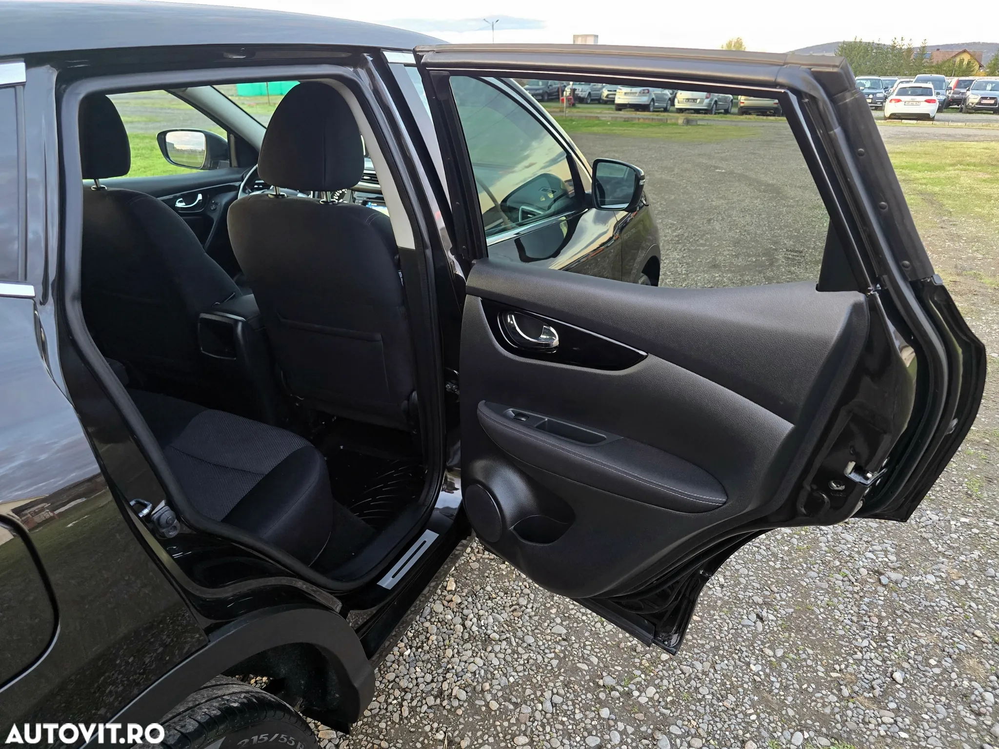 Nissan Qashqai 1.6 DCI ALL-MODE 4x4i ACENTA - 32